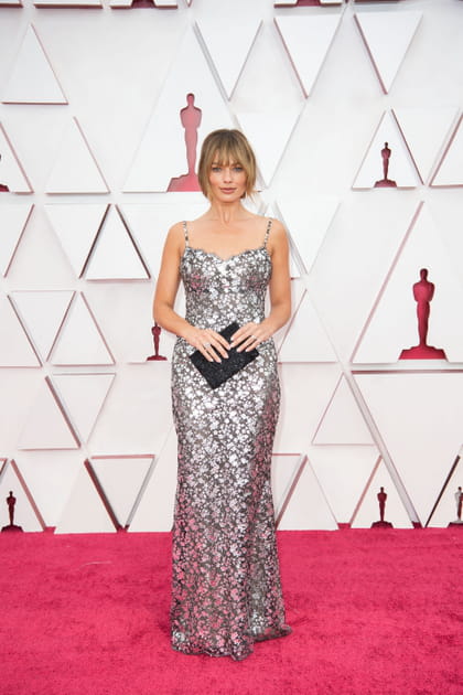 Margot Robbie en robe paillettes Chanel