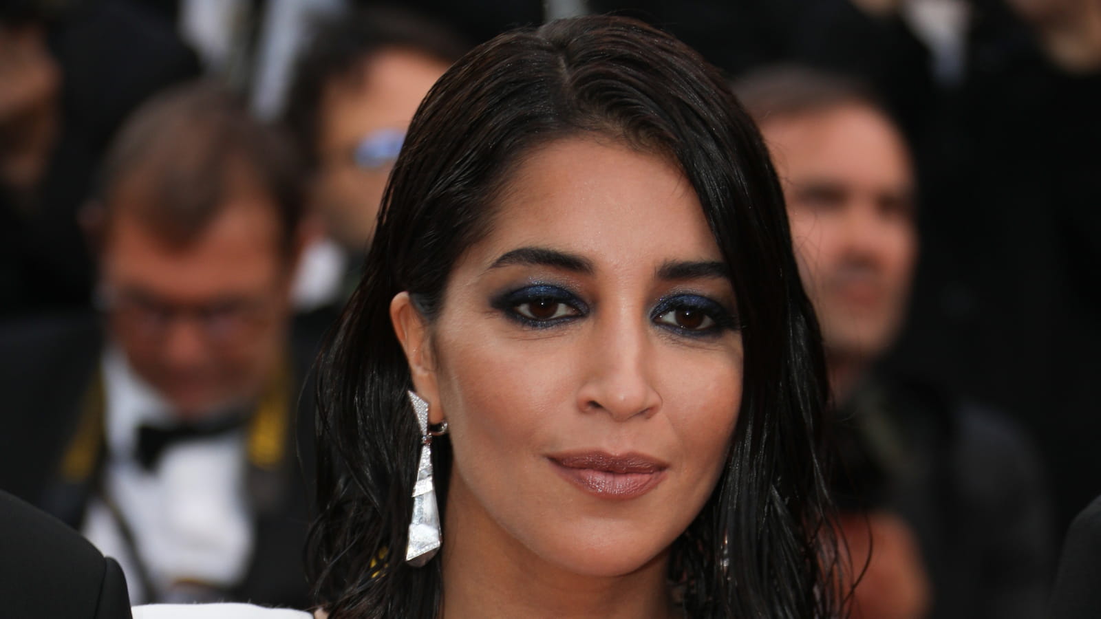 Les yeux ténébreux de Leïla Bekhti 