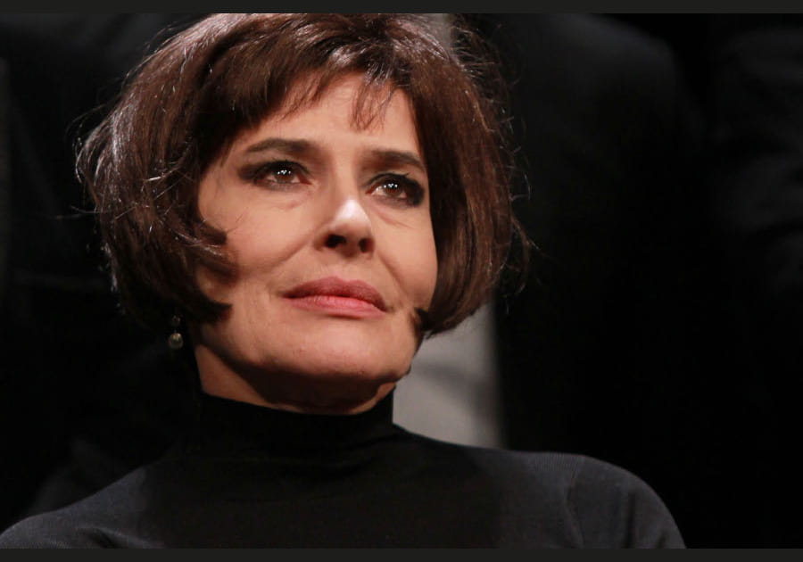 Fanny Ardant, attrayante avec son regard p&eacute;tillant