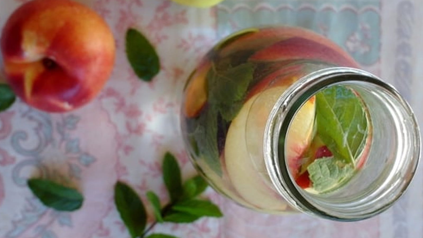 Eau Detox citron menthe nectarine
