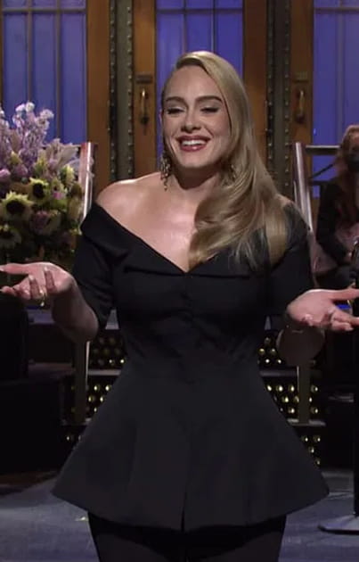 TOP&nbsp;: Adele en ensemble Valentino