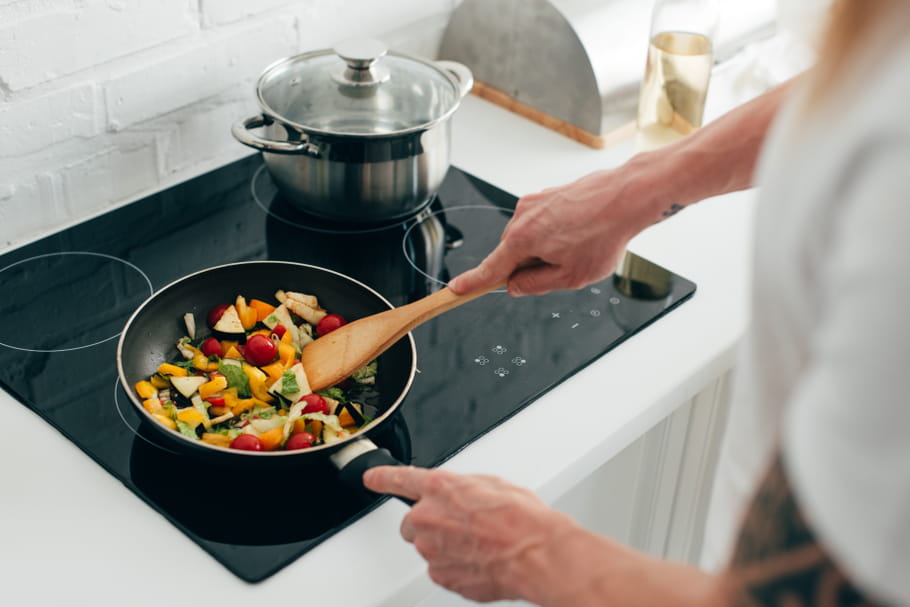 Nos astuces pour allonger la durée de vie des poêles et casseroles