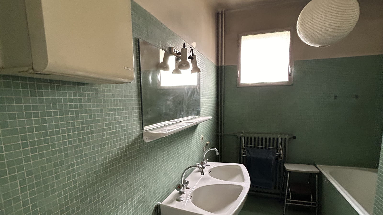 Salle d'eau 2 avant 