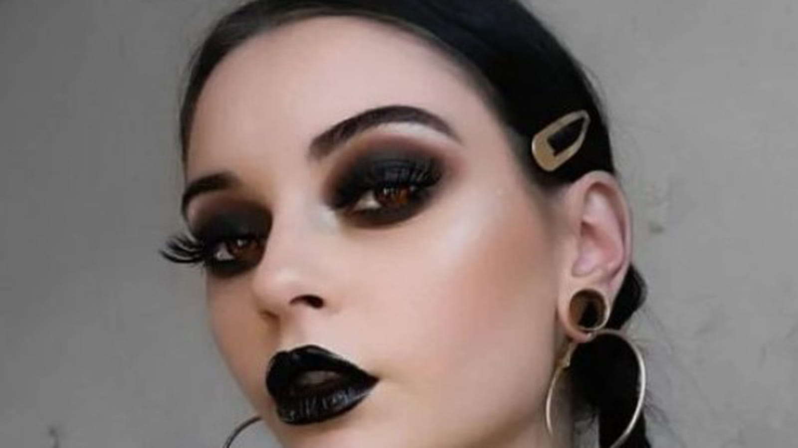 Maquillage gothique Mercredi Addams