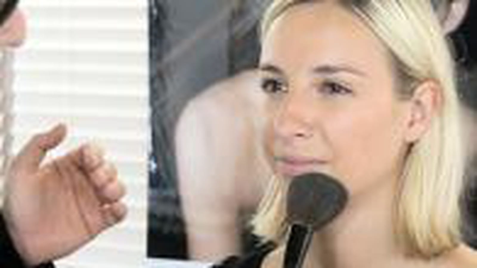Fixer le maquillage avec de la poudre