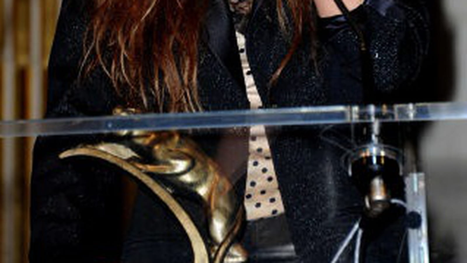 Maïwenn émue