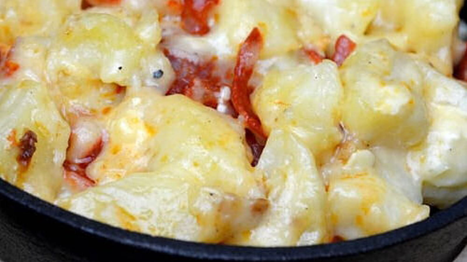 Reblochonnade pommes de terre, reblochon, ail et chorizo