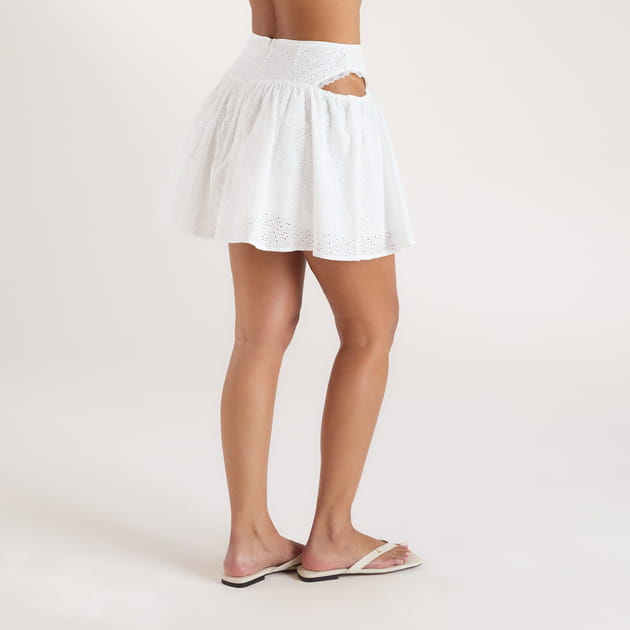 WHITE BRODERIE MINI SKIRT