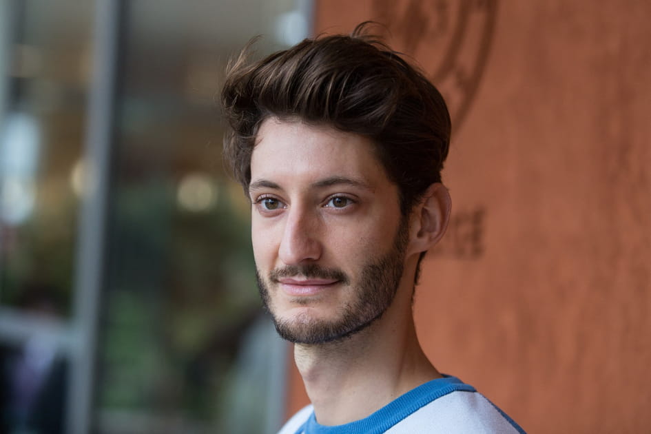 Le brushing volume de Pierre Niney