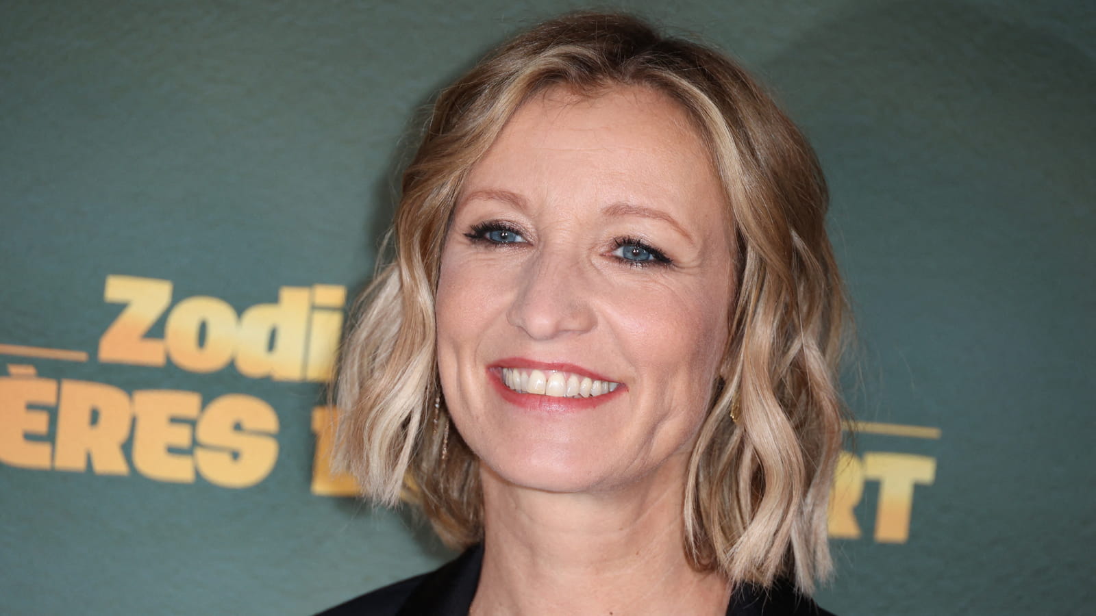 Carré wavy blond