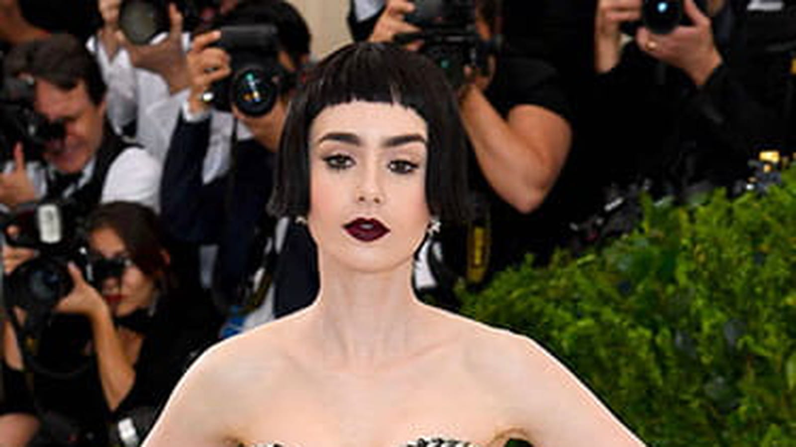 Lily Collins le 1er mai 2017