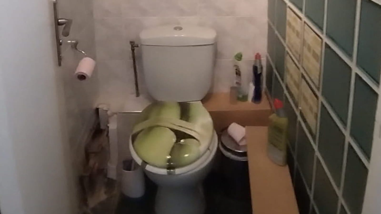 Toilettes avant
