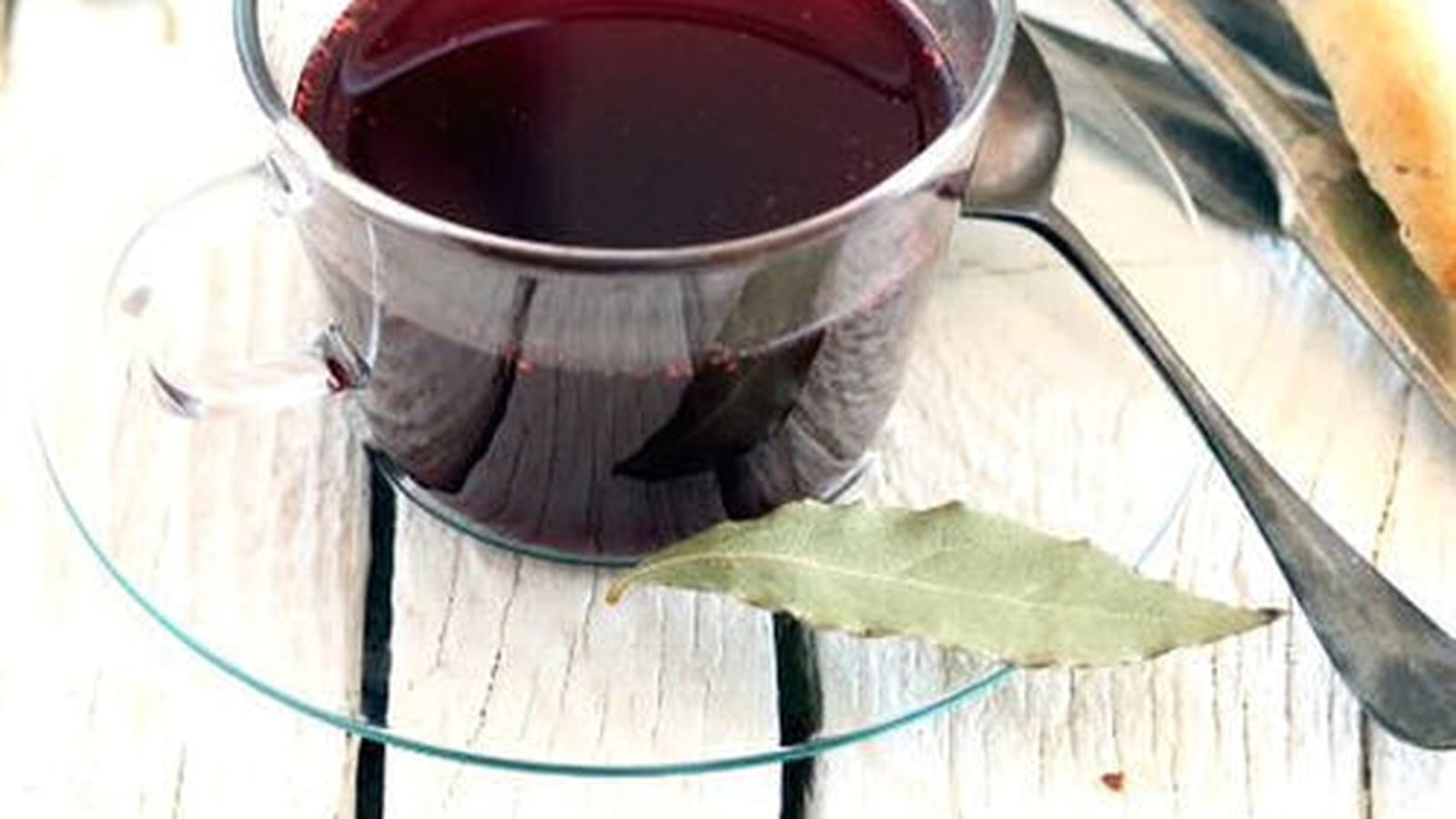 Consommé de betteraves ou borscht polonais