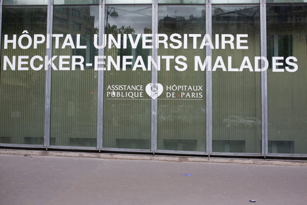 L'enfant de 6 ans, Devrin, hospitalisé dans un état grave à Necker, à Paris