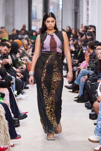 Robe effet trompe-l'œil à imprimé léopard aperçue sur le défilé Ottolinger