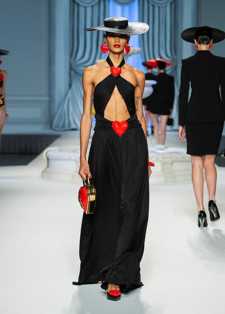 Look 19&nbsp;du d&eacute;fil&eacute; Moschino