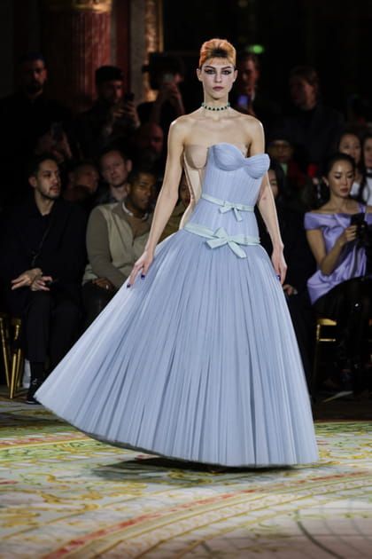 Look 17 du défilé Viktor&Rolf