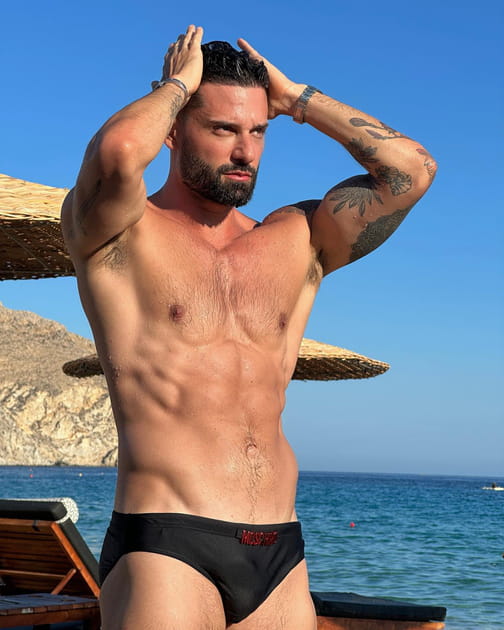 Hugo Manos s'exhibe en slip de bain &agrave; Mykonos