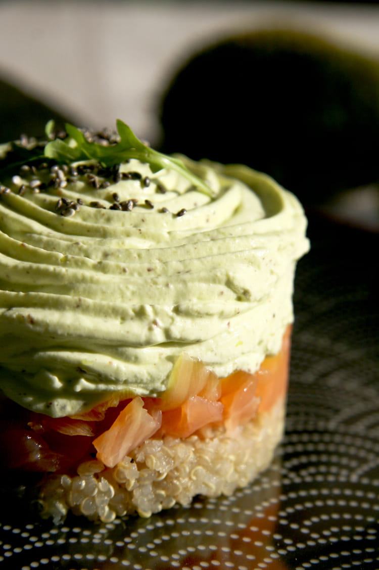 Recette de Timbale de quinoa au saumon et crème de wasabi