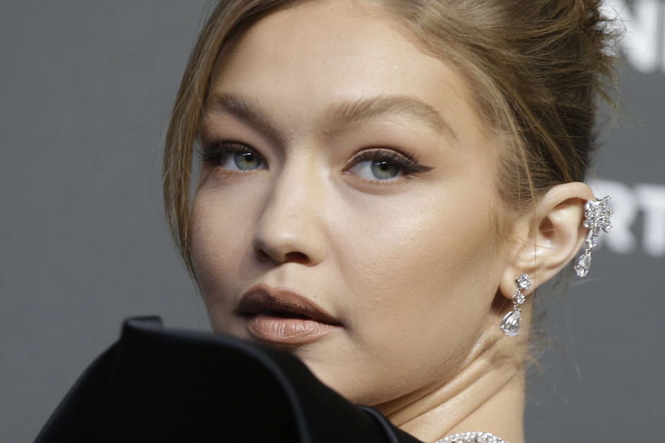 Le piercing &agrave; l'h&eacute;lix de Gigi Hadid