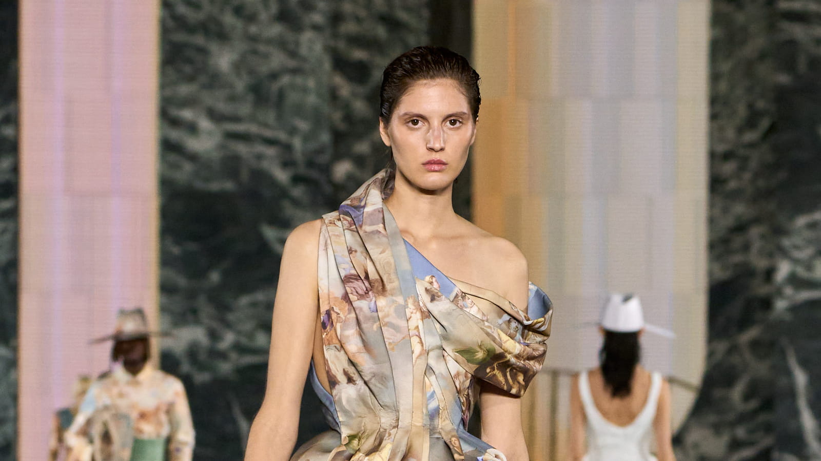 Look 14