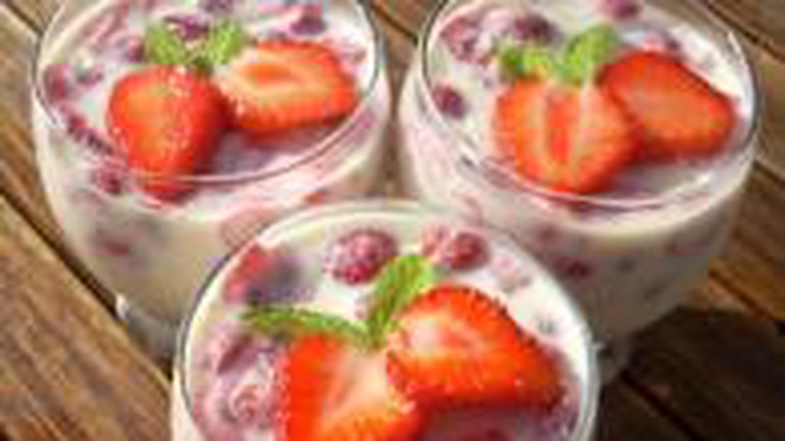 Crème au chocolat blanc et fraises au gingembre
