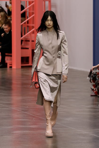 Look 60&nbsp;du d&eacute;fil&eacute; Fendi