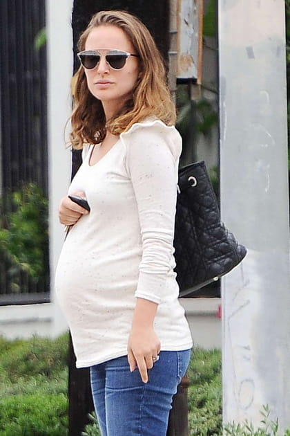 Une tenue d&eacute;contract&eacute;e