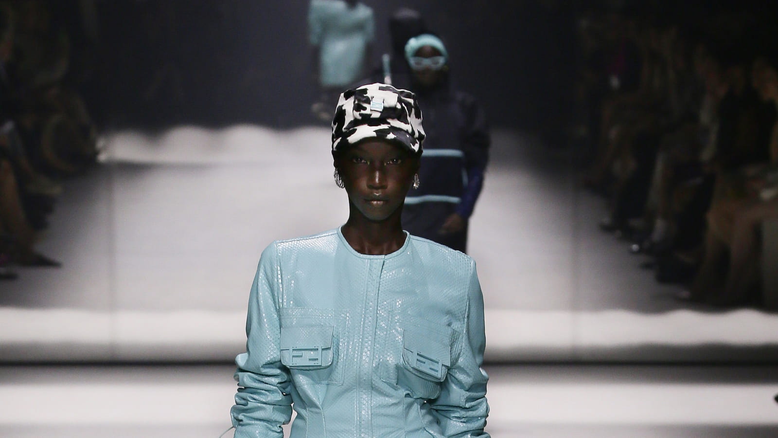 Look 37