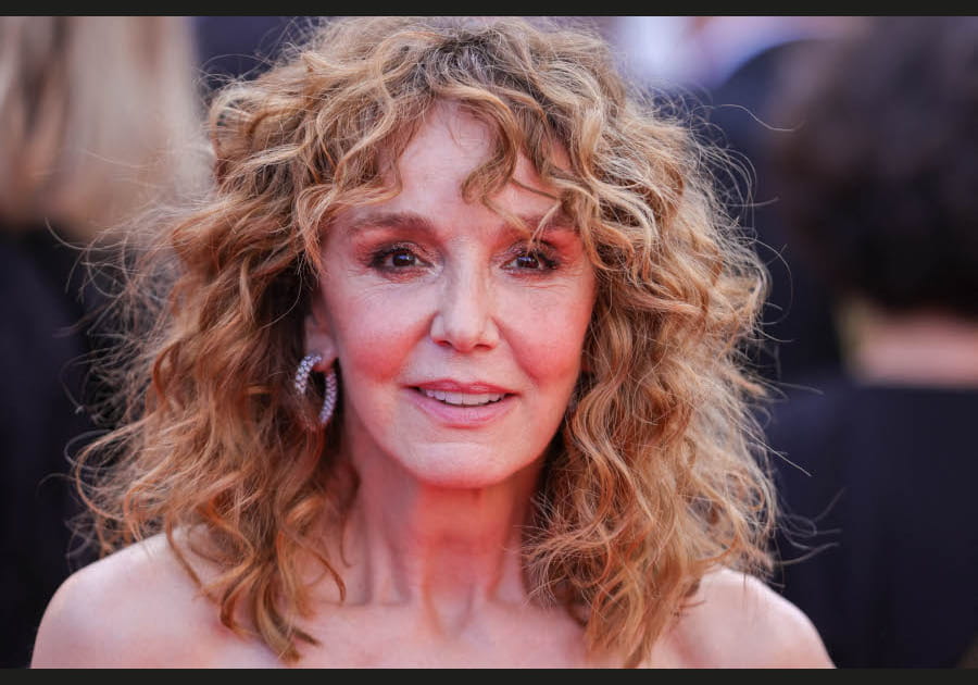 Top&nbsp;: la crini&egrave;re boucl&eacute;e de Philippine Leroy-Beaulieu