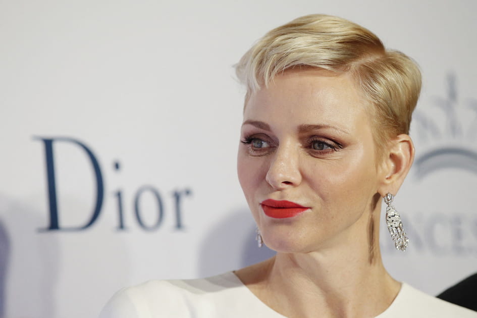 La coupe gar&ccedil;onne lumineuse de Charlene de Monaco