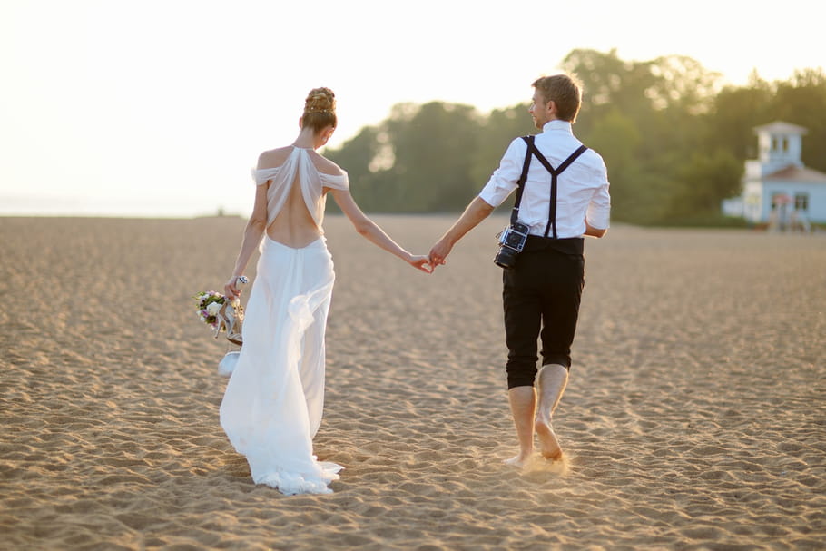 Mariage à la plage : comment l'organiser, où, tenue, déco ?