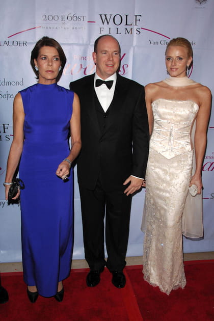 Caroline de Monaco en robe sans manches