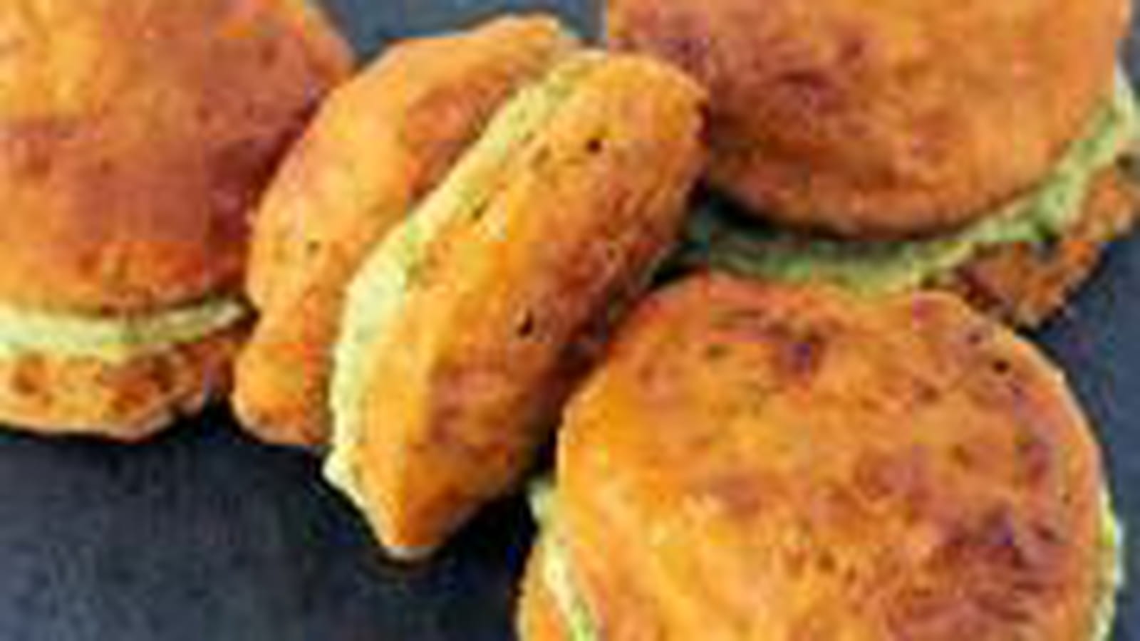Mini whoopies tomates-avocats