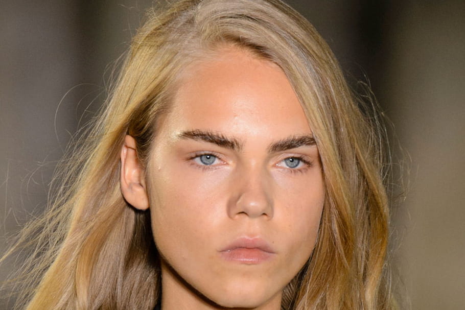 Le make-up androgyne rock du défilé Saint Laurent