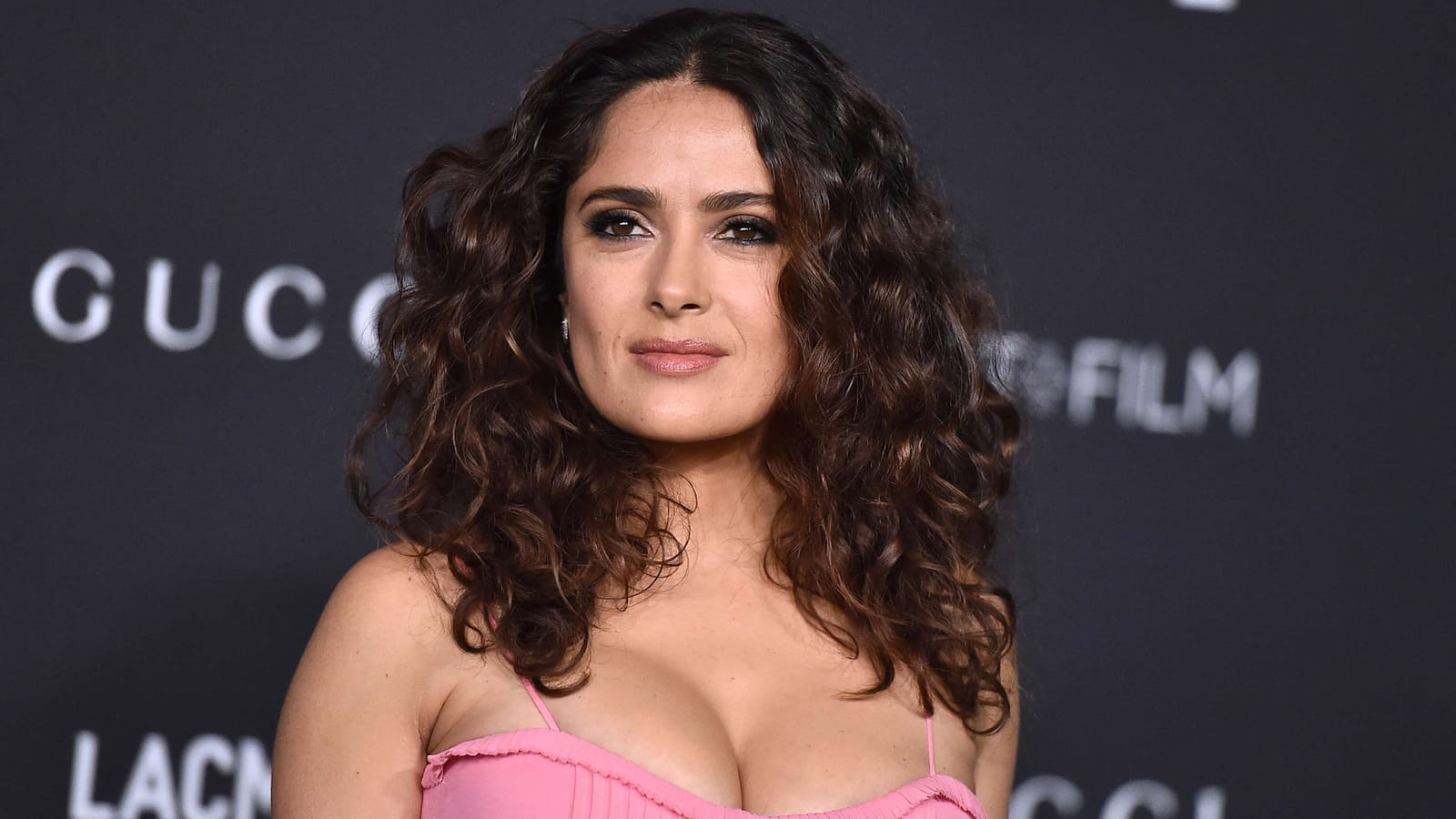 Les boucles volumineuses de Salma Hayek