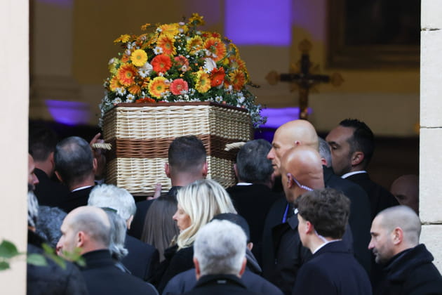 Le cercueil de Brigitte Bardot à l'église de Saint-Tropez
