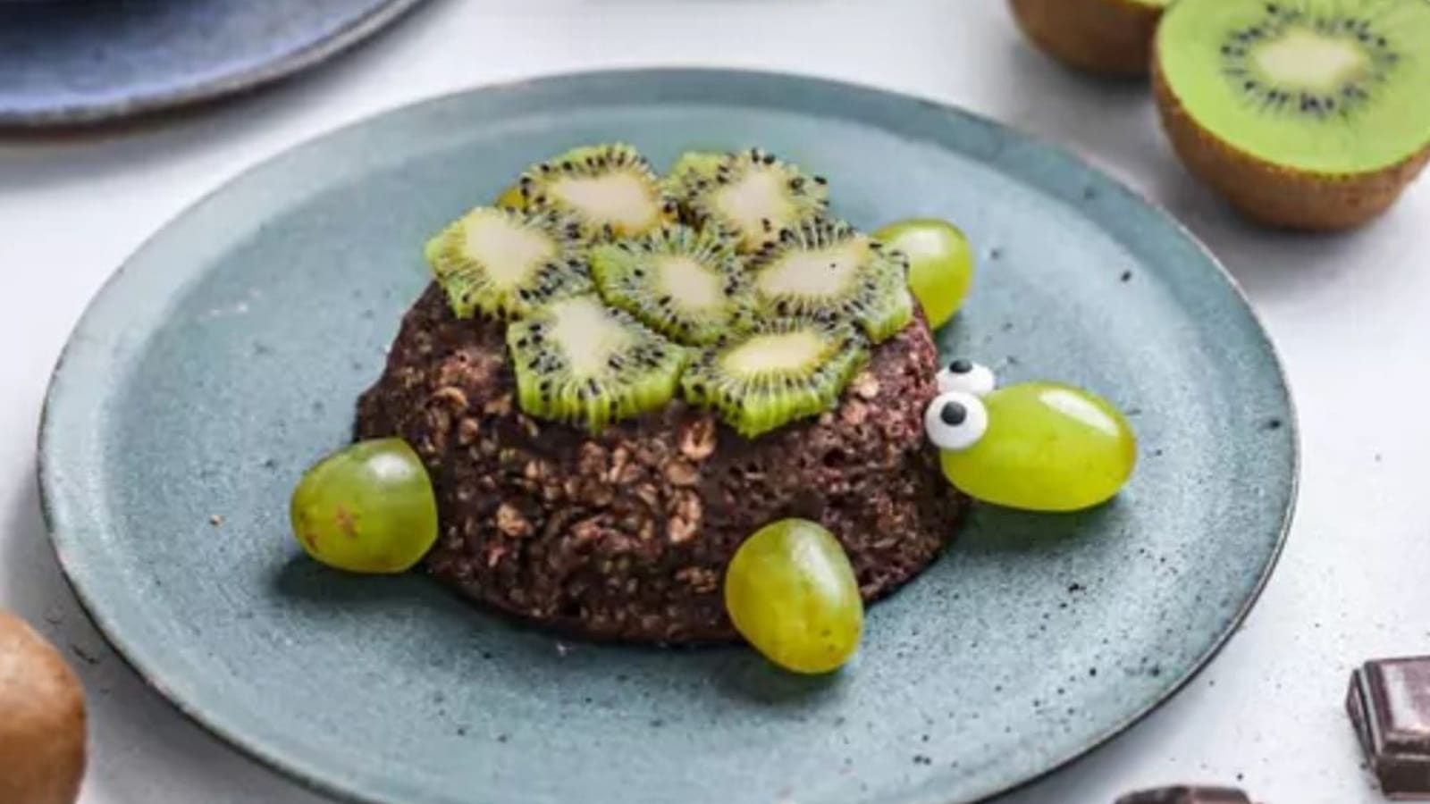 Kiwi bowl cake