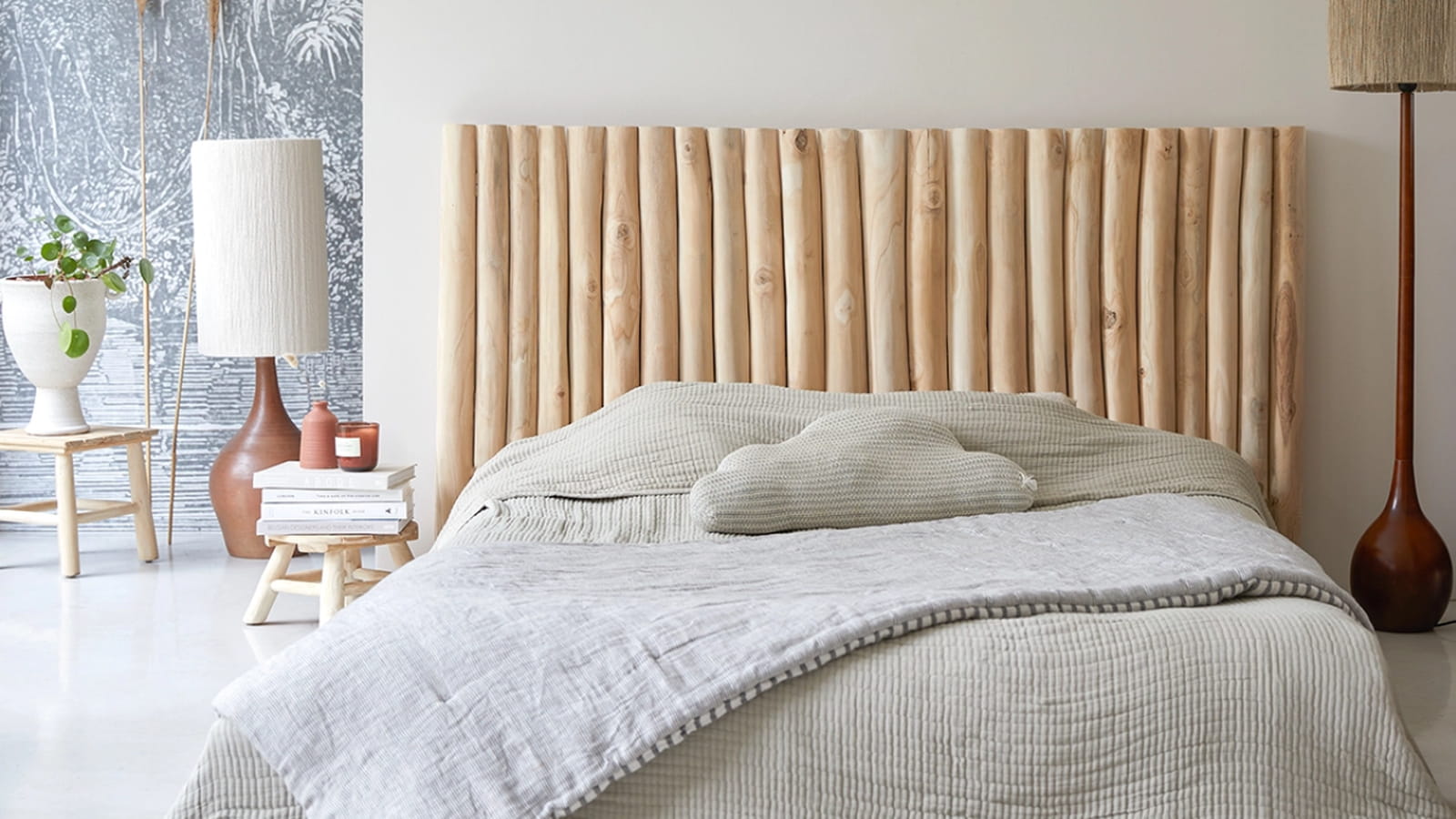 Une tête de lit en bois flotté 