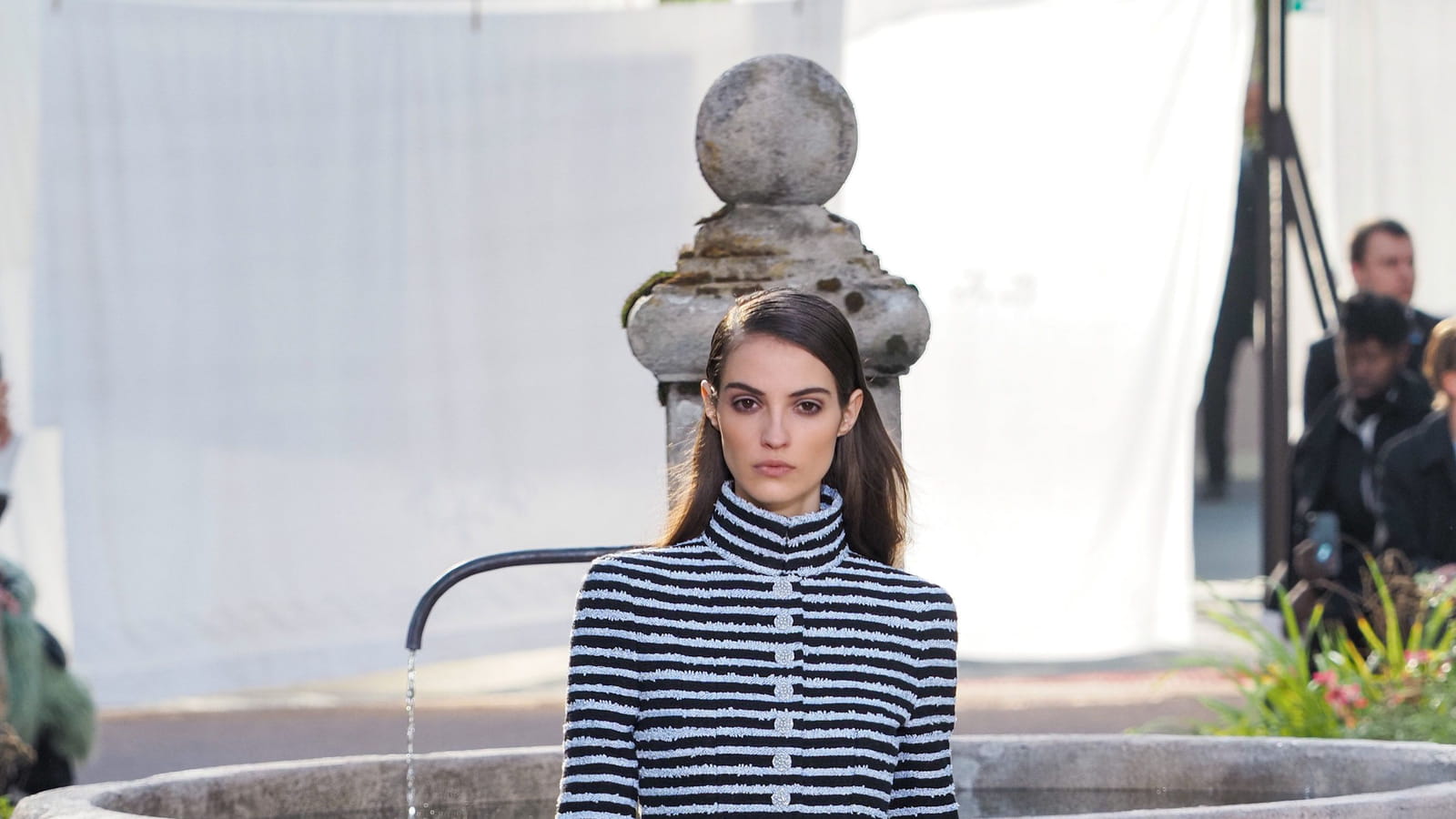 Look 18
