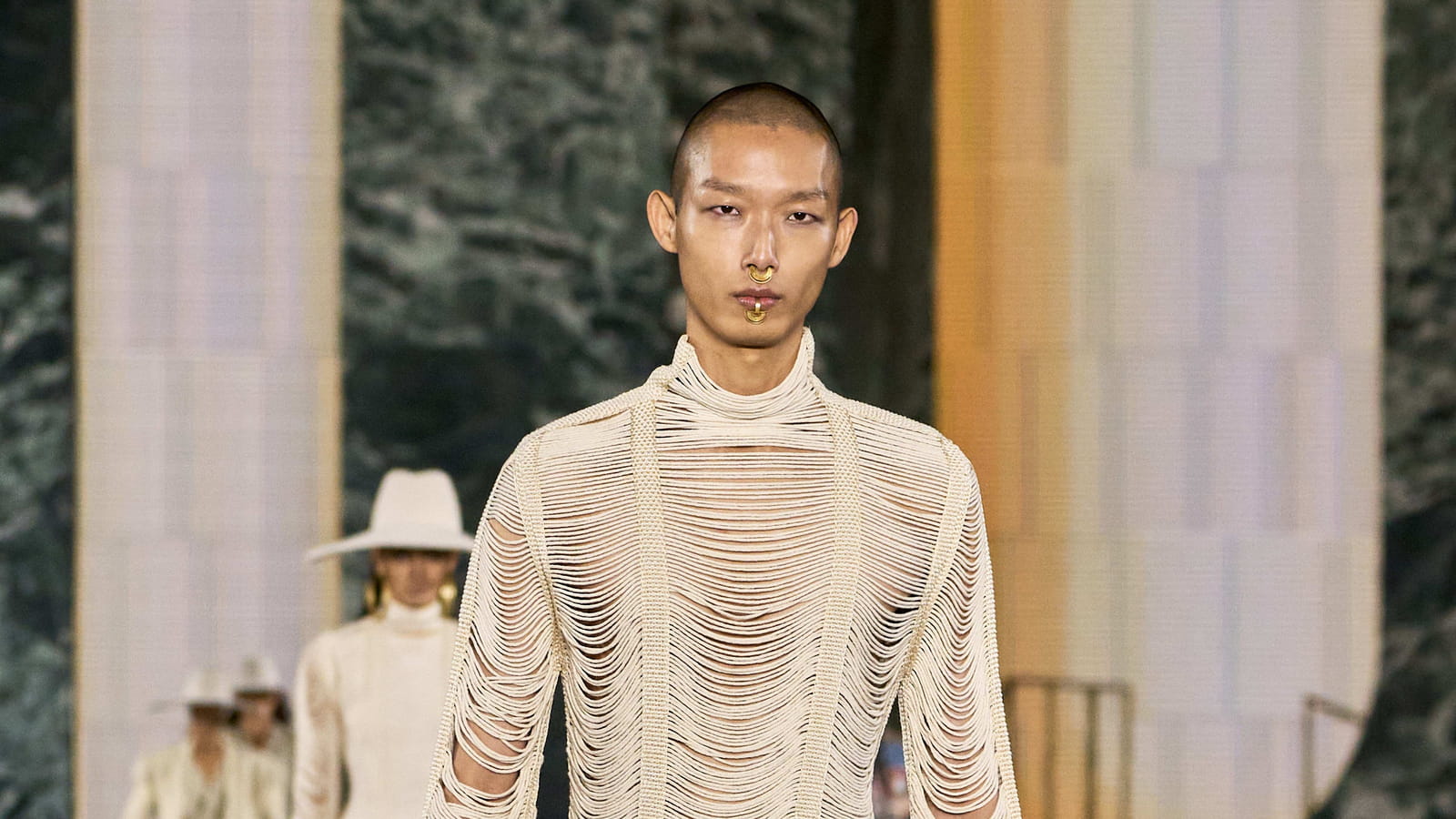 Look 30