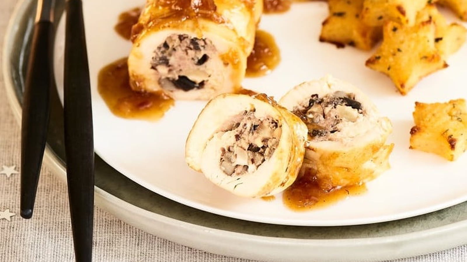 Filets de poulet fermier farcis aux champignons et foie gras