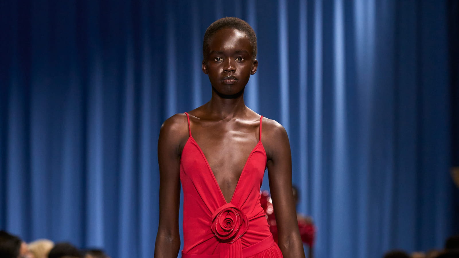 Look 16