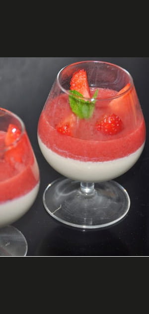 Cr&egrave;me vanill&eacute;e et son coulis de fraises menthol&eacute;es