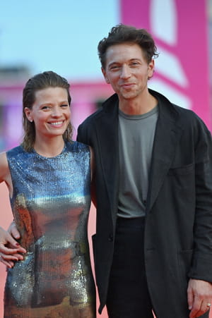 Melanie-Thierry-wet-hair-sirene-festival-Deauville