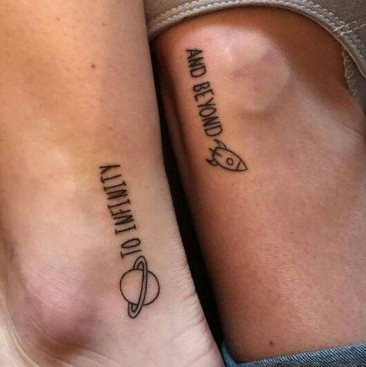 Tatouage Commun Mari Et Femme Vers l'infini... et au-delà