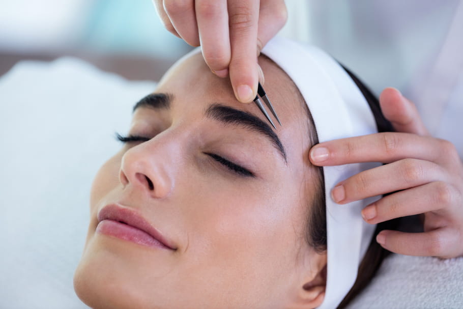 Epilation des sourcils : comment réussir son épilation maison ?