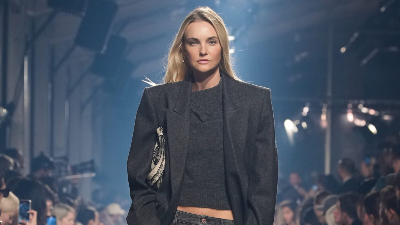 Look 28