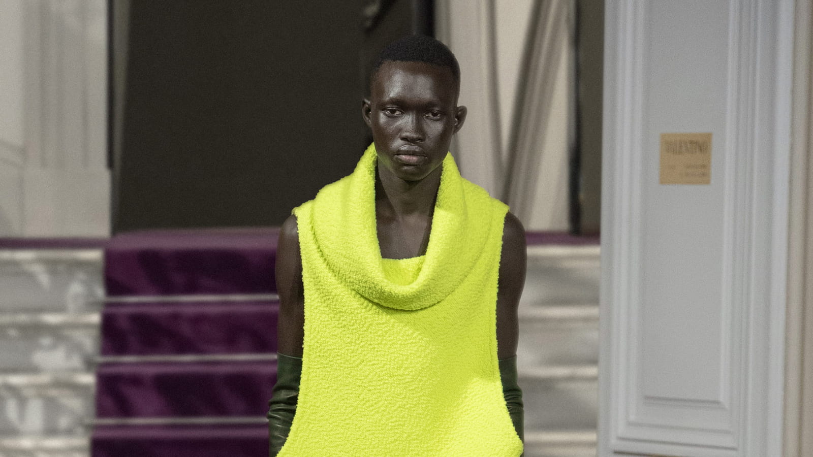 Look 37 du défilé Valentino