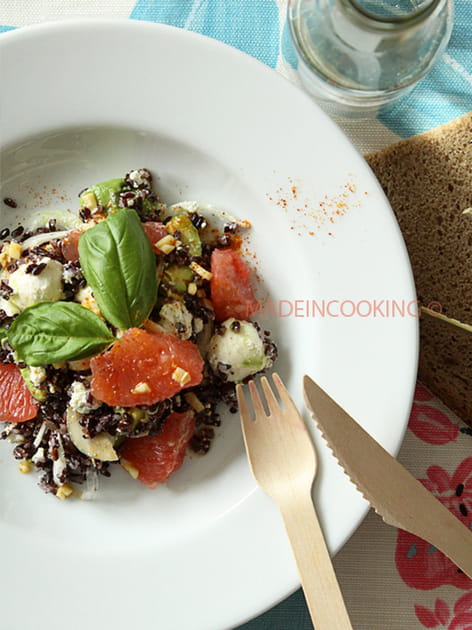 Salade de riz v&eacute;n&eacute;r&eacute; au pamplemousse et &agrave; l'avocat